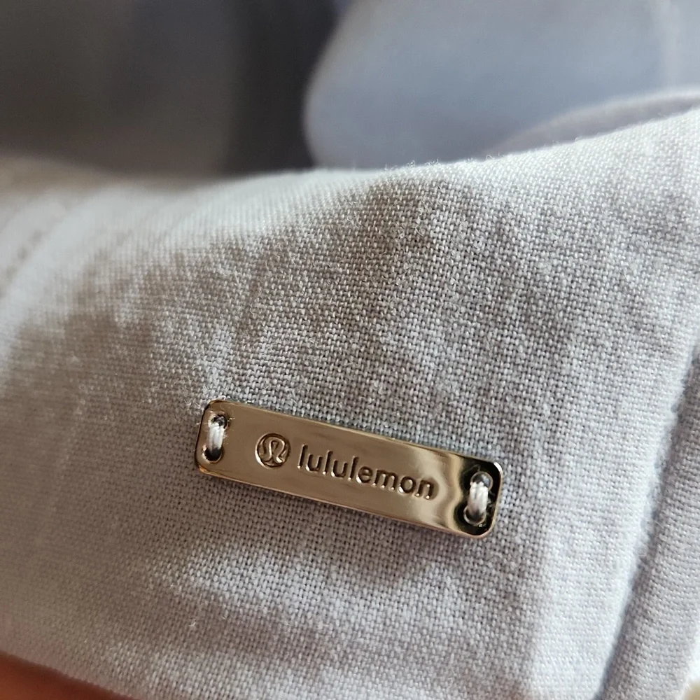lululemon Baby Blue baseball cap with Silver Metal logo On Side - Picture 4 of 11